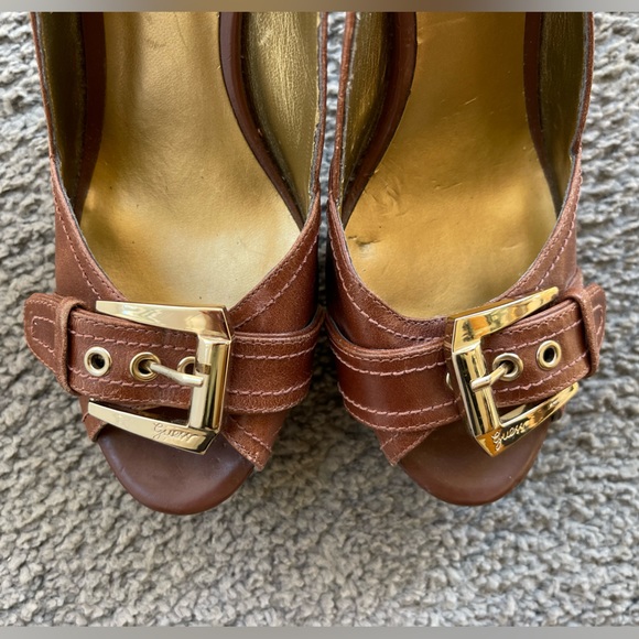 EUC GUESS BUCKLE TOE HIGH HEEL. 4.5” heel. Open heel & toe. Brown/gold. Size 7M. - Picture 3 of 6